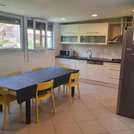 Apartment Specious For 5 People *