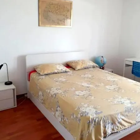 Apartment Specious For 5 People