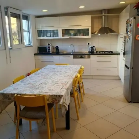 Apartment Specious For 5 People