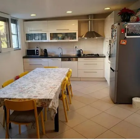 Apartment Specious For 5 People